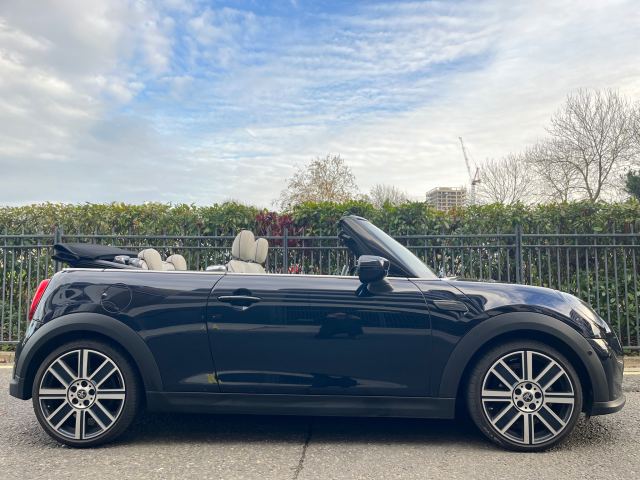 MINI Convertible Cooper Exclusive