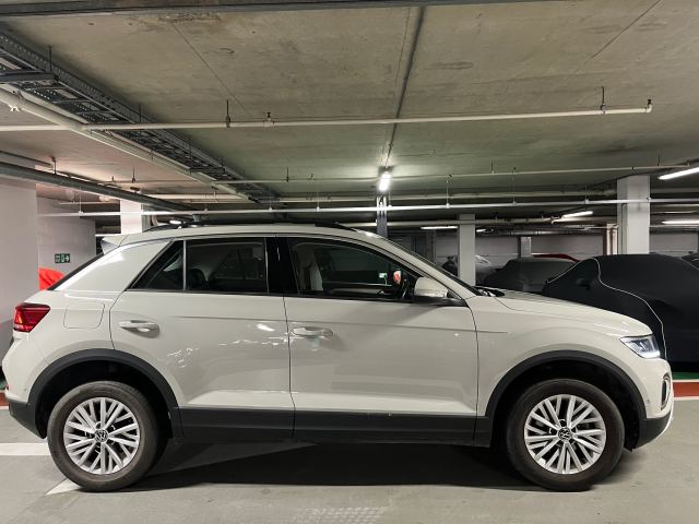 2022 (72) Volkswagen T-Roc 1.5 TSI Life SUV 5dr Petrol DSG Euro 6 (s/s) (150 ps)