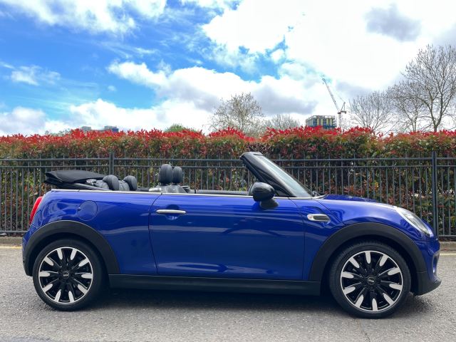 2019 (19) MINI Convertible Cooper Exclusive