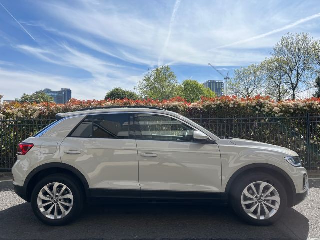 2025 (75) Volkswagen T-Roc 1.5 TSI Match SUV 5dr Petrol DSG Euro 6 (s/s) (150 ps)