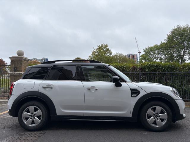 2019 (19) MINI Countryman Cooper Classic