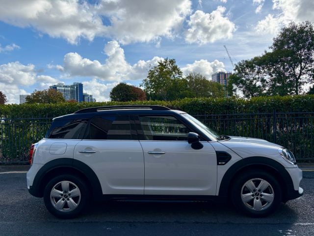 2019 (19) MINI Countryman Cooper Classic