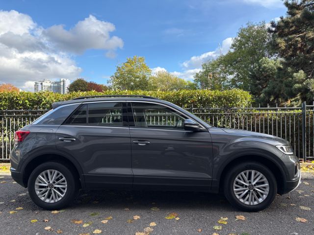 2022 (72) Volkswagen T-Roc 1.5 TSI Life SUV 5dr Petrol DSG Euro 6 (s/s) (150 ps)